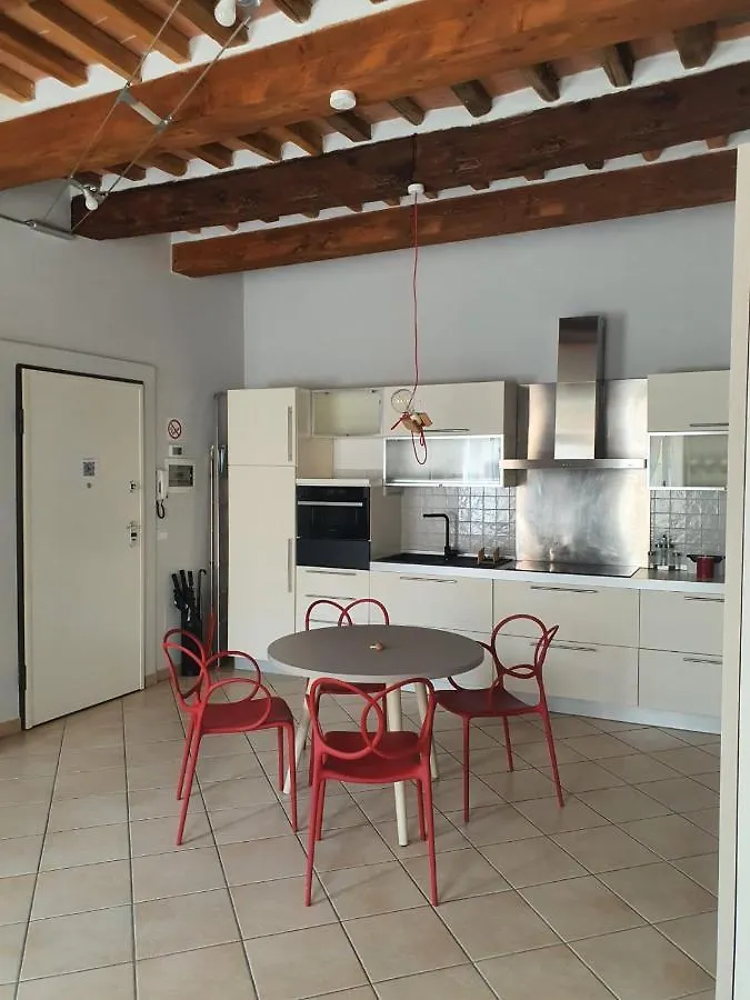 Mossotti Street Apartment بيزا